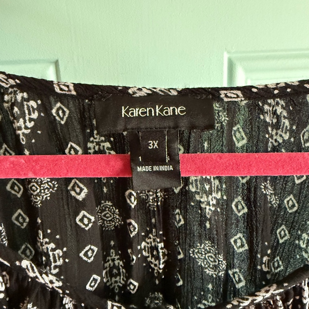 Karen Kane Black and White Geometric Blouse